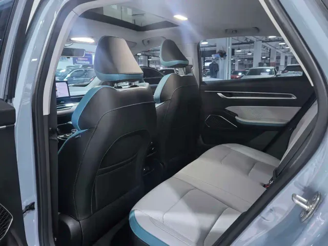 Geely Emgrand — Фото автомобиля 8
