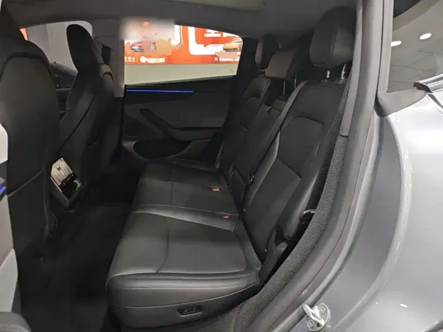 Tesla Model Y — Фото автомобиля 16