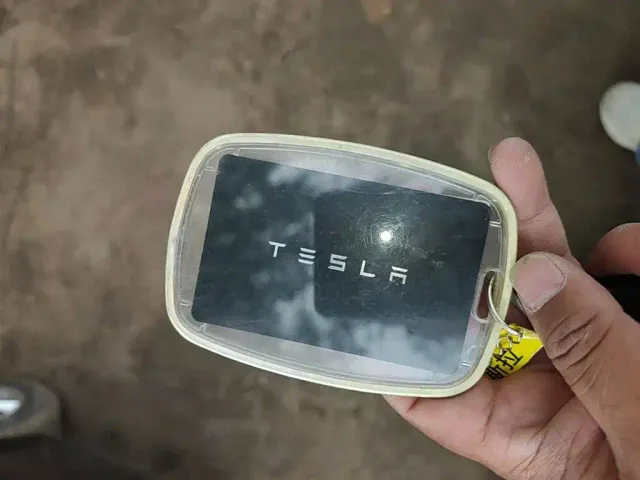 Tesla Model Y — Фото автомобиля 8