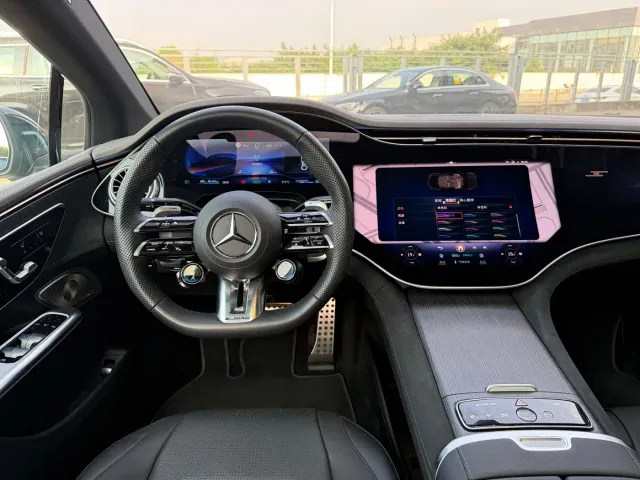 Mercedes-Benz EQE AMG — Фото автомобиля 16