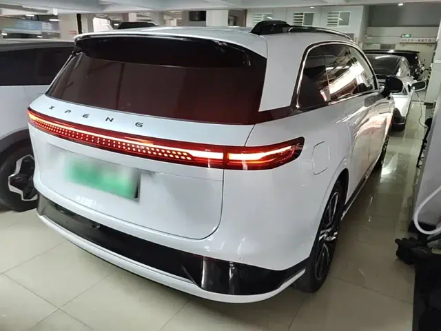 Xpeng G9 — Фото автомобиля 6