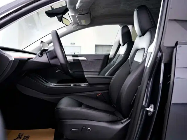 Tesla Model Y — Фото автомобиля 23