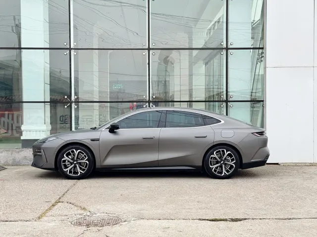 Geely Galaxy E8 — Фото автомобиля 8
