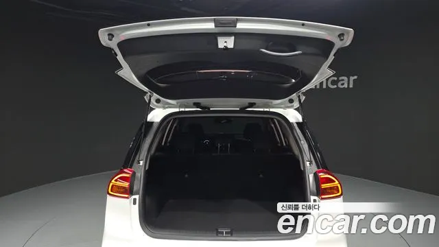 Kia Niro — Фото автомобиля 30