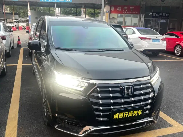 Фотография автомобиля — Honda Elysion