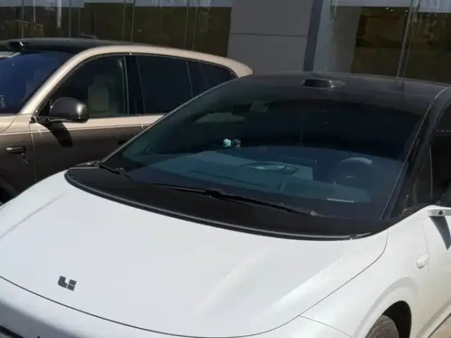 Li Auto i6 — Фото автомобиля 2