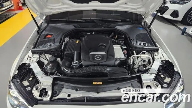 Mercedes-Benz E-Class — Фото автомобиля 19