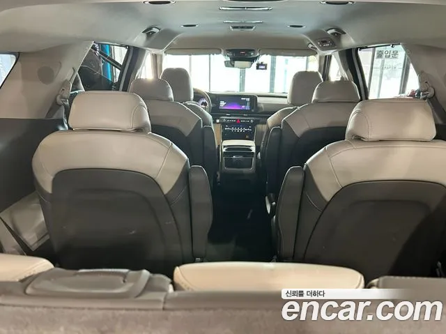 Kia Carnival Generation 4 — Фото автомобиля 7
