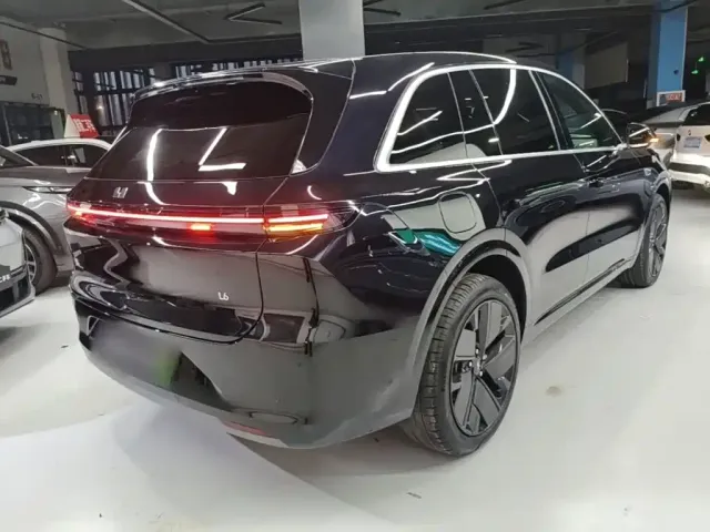 Li Auto L6 — Фото автомобиля 6