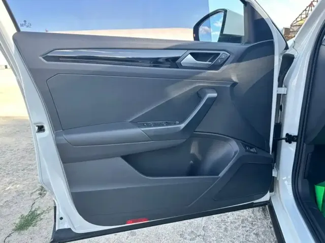 Volkswagen Volkswagen T-ROC 2022 280TSI DSG 2WD Comfort PLUS — Фото автомобиля 8