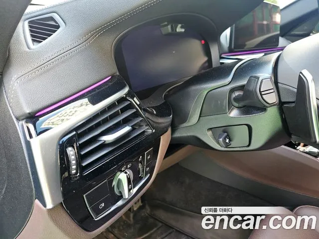BMW 5 Series G30 — Фото автомобиля 12