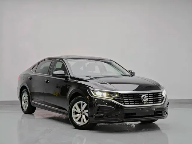 Volkswagen Passat — Фото автомобиля 3