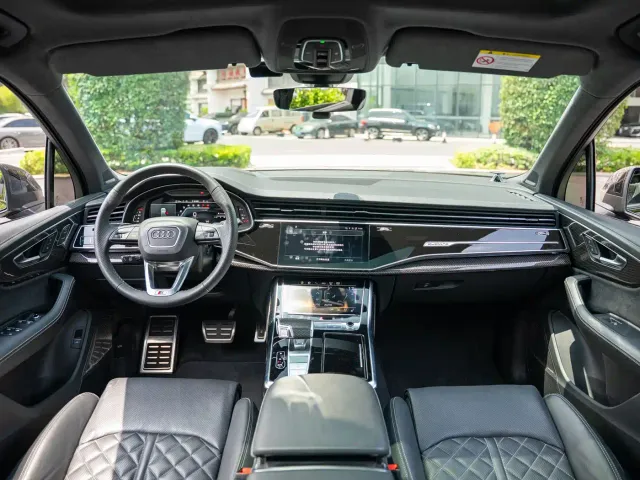 Audi SQ7 — Фото автомобиля 16