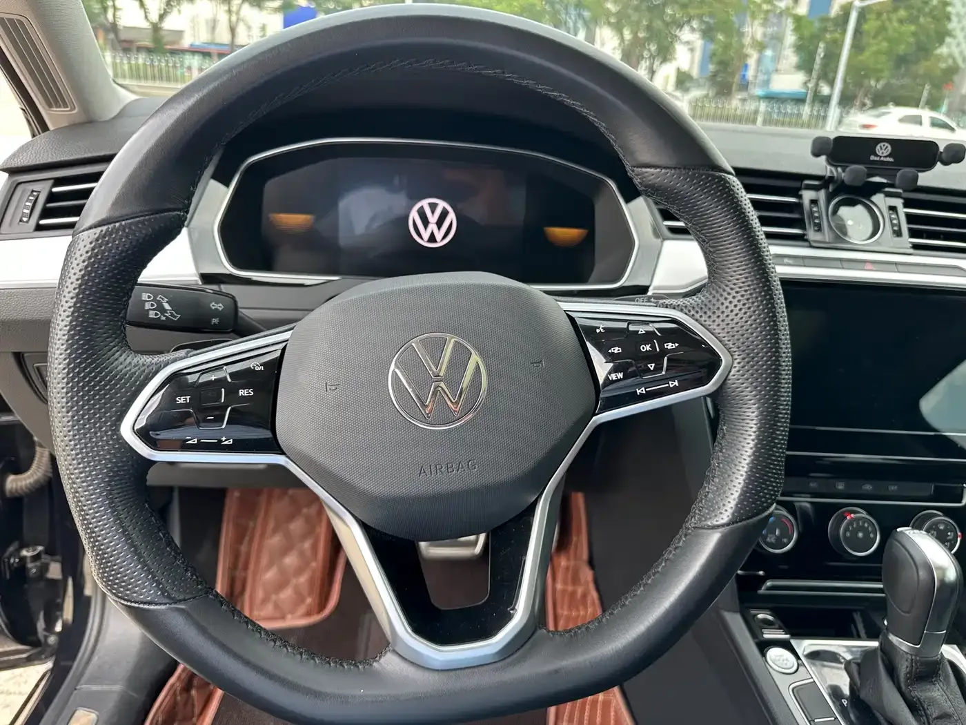 Volkswagen Magotan 2023 Model 2 Million Units Commemorative Edition 280TSI DSG Leading Version — Фото автомобиля 10