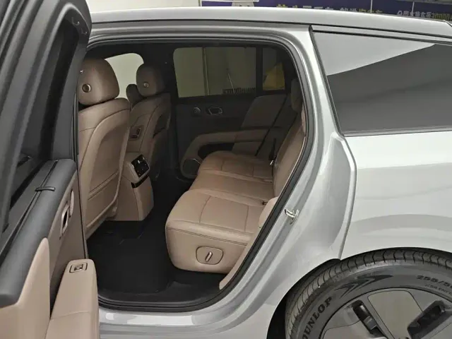 Li Auto i6 — Фото автомобиля 11
