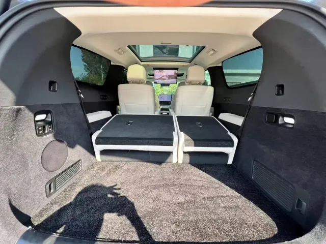 Li Auto MEGA — Фото автомобиля 8