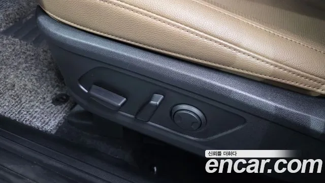 Kia Sorento Новый Sorento 4 поколение Бензин 2.5T 2WD — Фото автомобиля 24