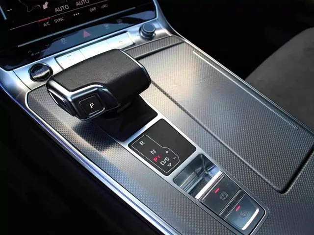 Audi A6L — Фото автомобиля 10