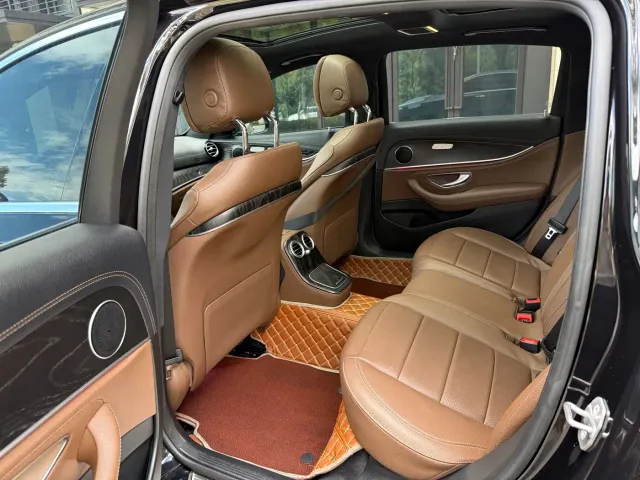 Mercedes-Benz E-Class — Фото автомобиля 9