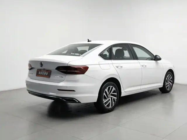 Volkswagen Lavida — Фото автомобиля 2