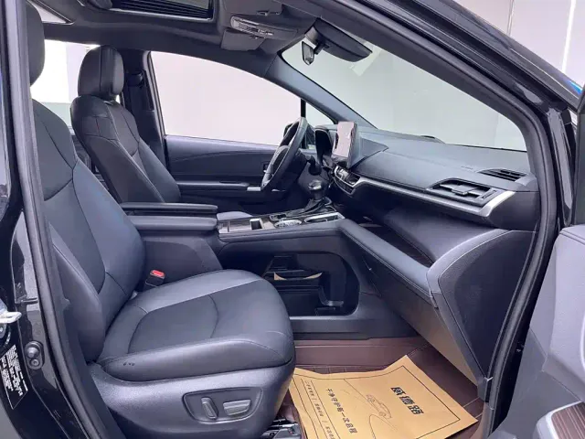 Toyota Granvia — Фото автомобиля 16