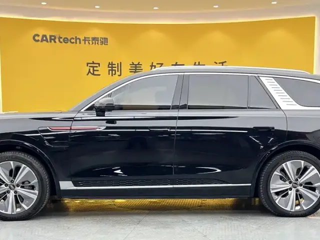 Hongqi E-HS9 — Фото автомобиля 7