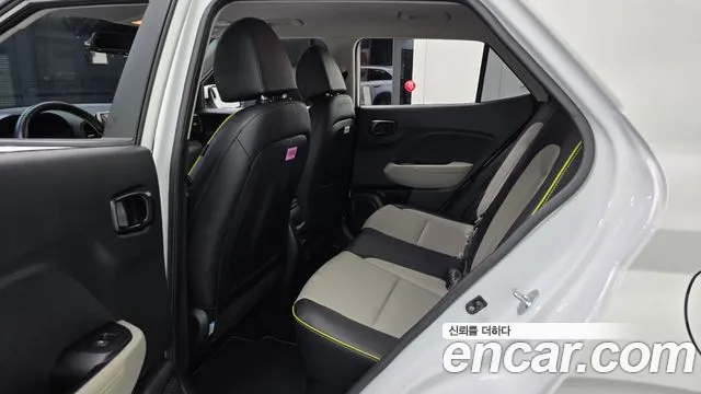 Hyundai Venue — Фото автомобиля 12