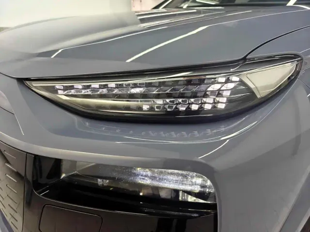Audi Q6L e-tron — Фото автомобиля 17