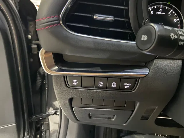 Mazda Axela — Фото автомобиля 17