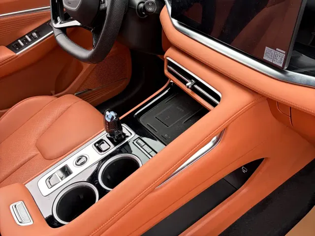 Geely Boyue — Фото автомобиля 21