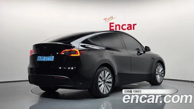 Tesla Model Y — Фото автомобиля 2