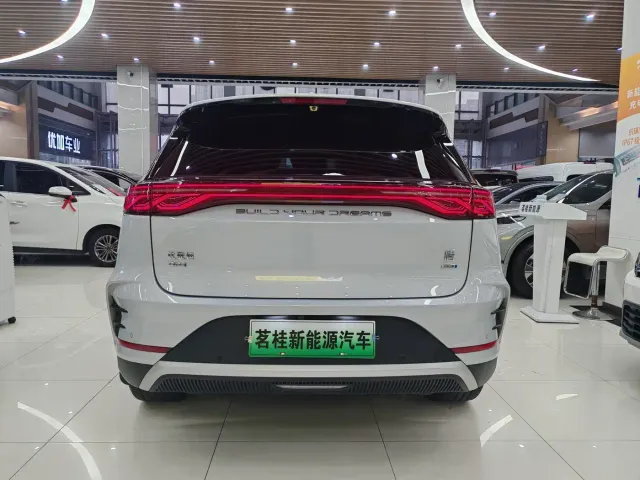 BYD Tang — Фото автомобиля 13
