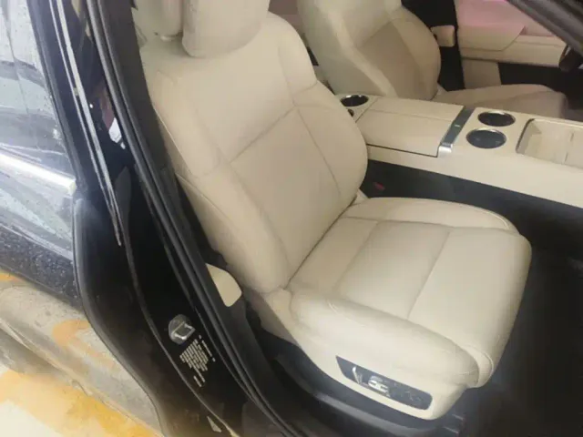 Li Auto L8 — Фото автомобиля 24