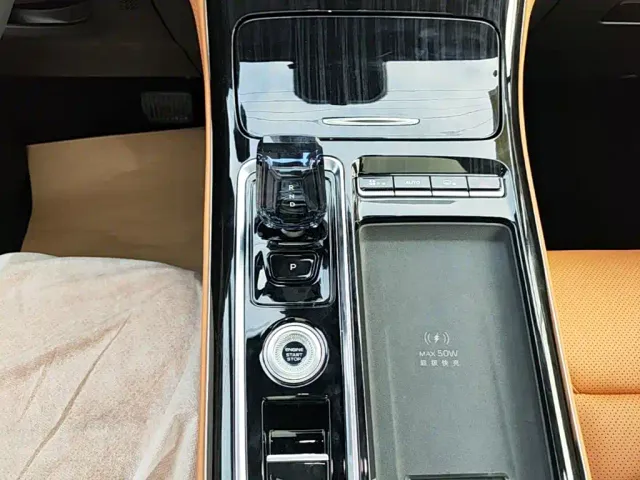 Geely Boyue L — Фото автомобиля 13