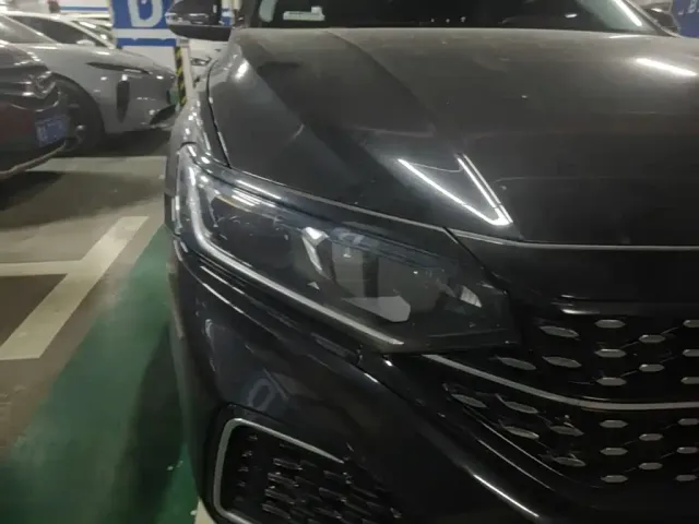 Volkswagen Passat — Фото автомобиля 9