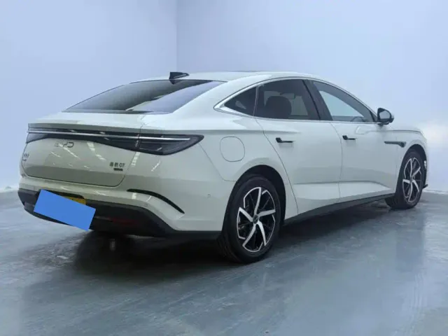 BYD Seal 07 DM-i — Фото автомобиля 6