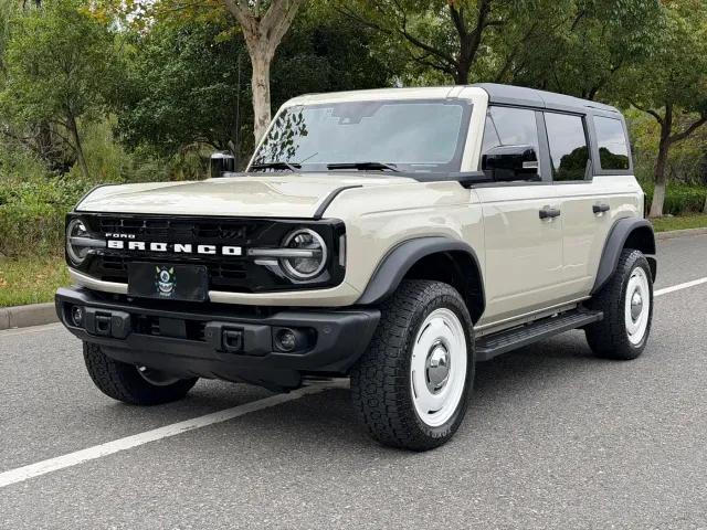 Фотография автомобиля — Ford Bronco