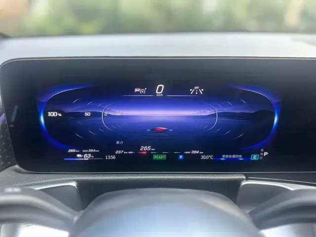 Mercedes-Benz EQB — Фото автомобиля 26