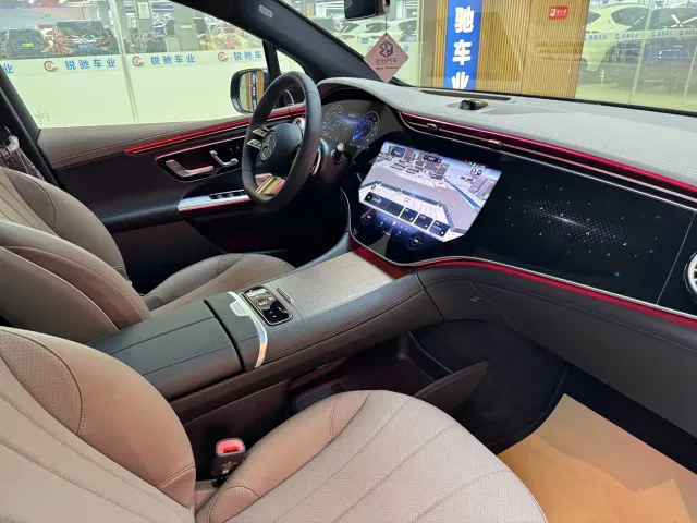 Mercedes-Benz EQE SUV — Фото автомобиля 18