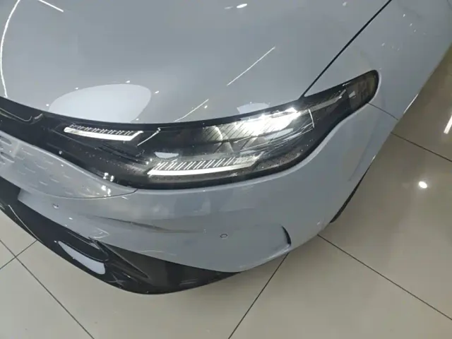 Leapmotor C01 — Фото автомобиля 17