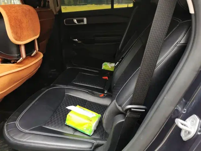 Ford Explorer — Фото автомобиля 11