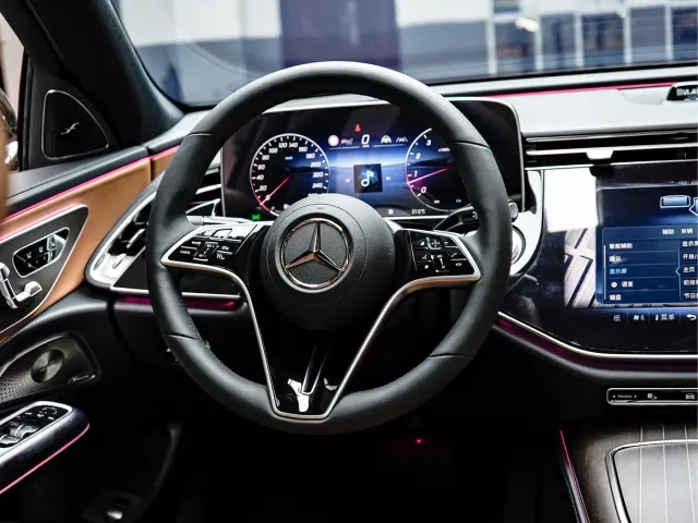 Mercedes-Benz E-Class — Фото автомобиля 16