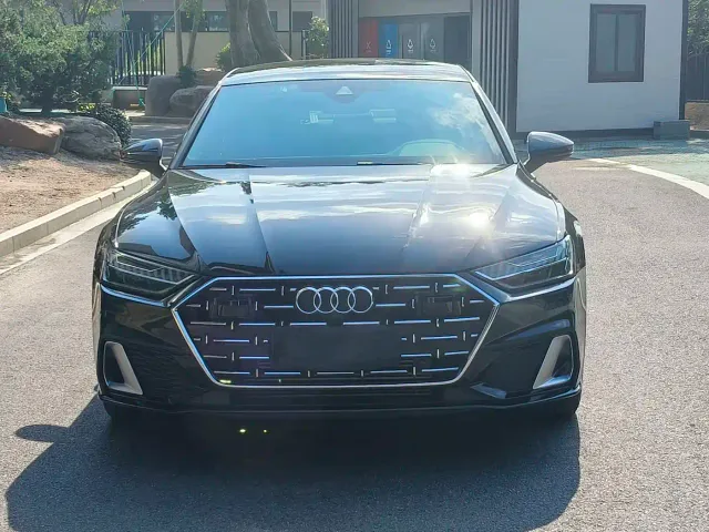 Audi A7L — Фото автомобиля 2