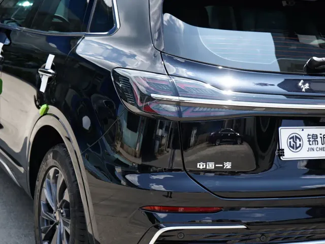 Hongqi HS5 — Фото автомобиля 20