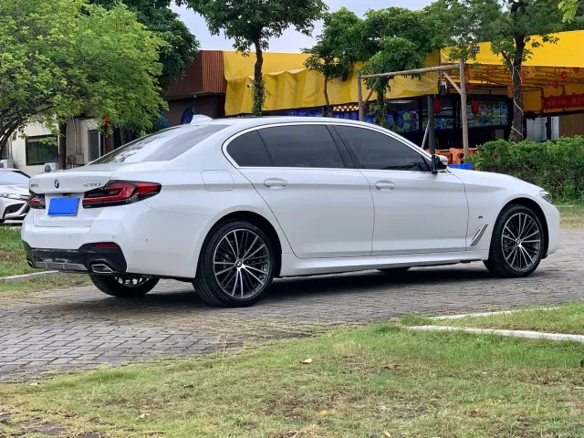 BMW 5 Series — Фото автомобиля 6