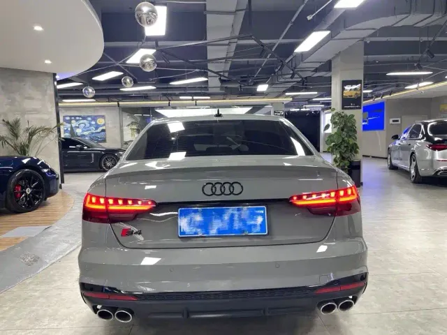 Audi S4 — Фото автомобиля 4