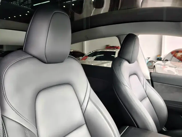 Tesla Model Y — Фото автомобиля 20