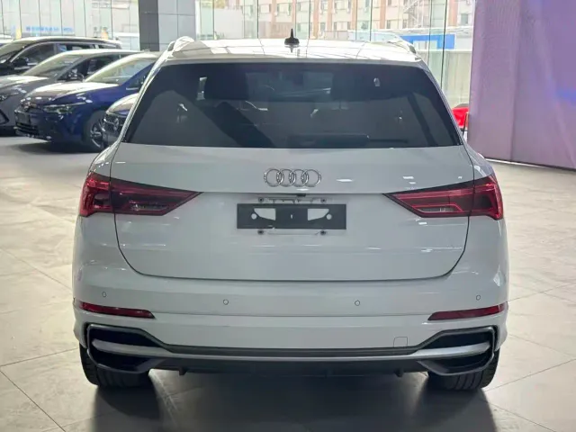 Audi Q3 — Фото автомобиля 3