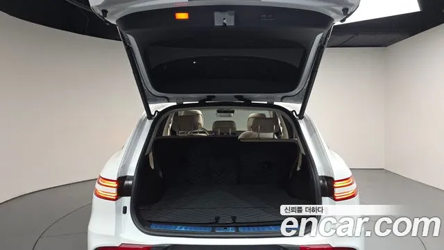Genesis GV70 — Фото автомобиля 19