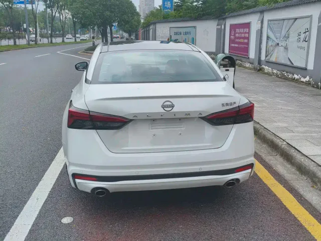 Nissan Teana — Фото автомобиля 6